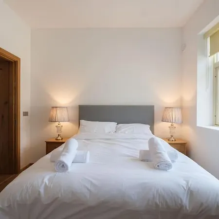 Superior Lake View Villa Galway